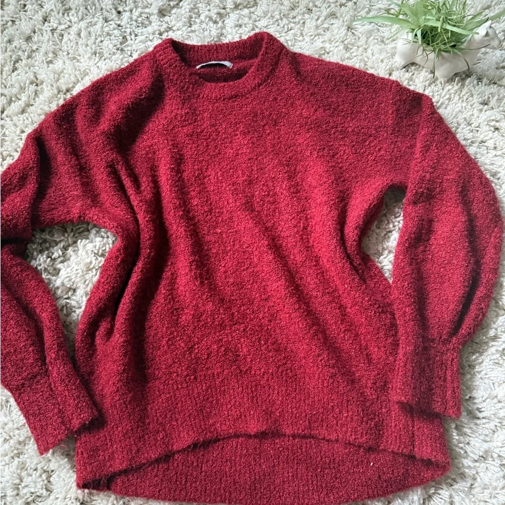 Old navy Soft red sweater with a relaxed fit, made for casual winter wear